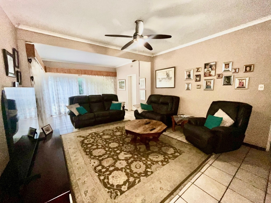 5 Bedroom Property for Sale in Protea Park North West